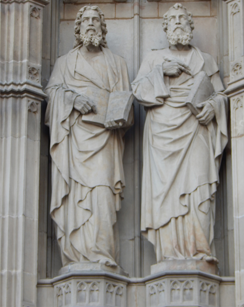 Sculptures on Barcelona Cathedral